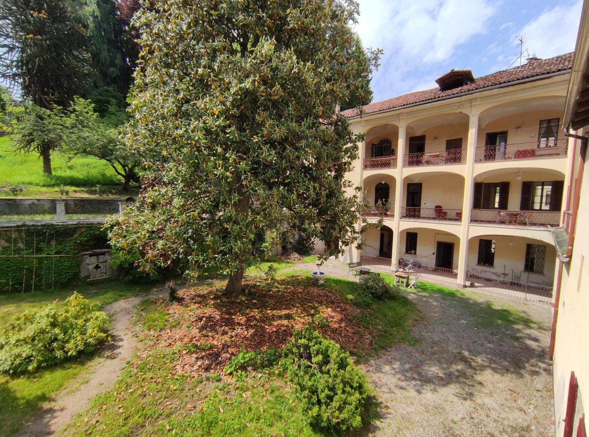 Casa Valduggia Bed & Breakfast ภายนอก รูปภาพ